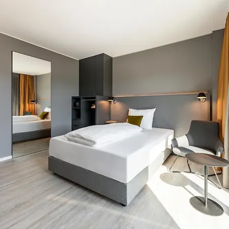 فندق Piazza Hotel Und Restaurant آلين