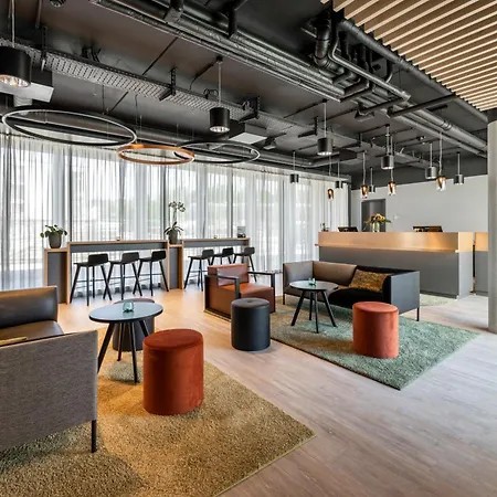 Piazza Hotel Und Restaurant فندق 4*