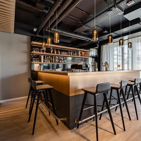 فندق Piazza Hotel Und Restaurant آلين