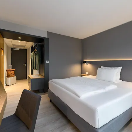 Piazza Hotel Und Restaurant فندق 4*