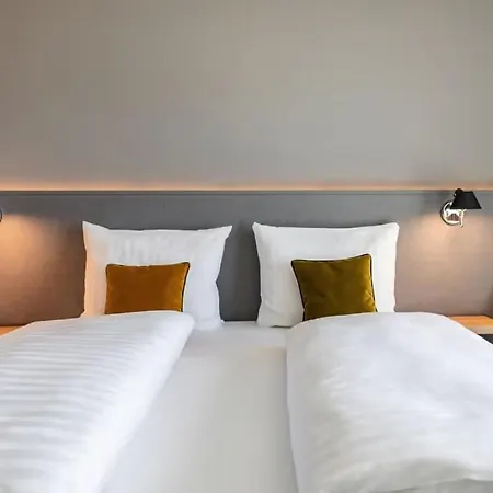Piazza Und Restaurant 4*