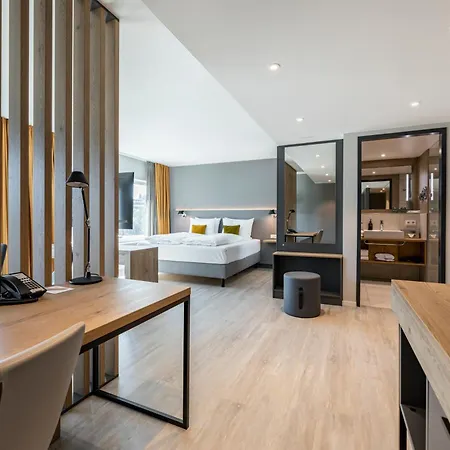 Hotel Piazza Und Restaurant 4*