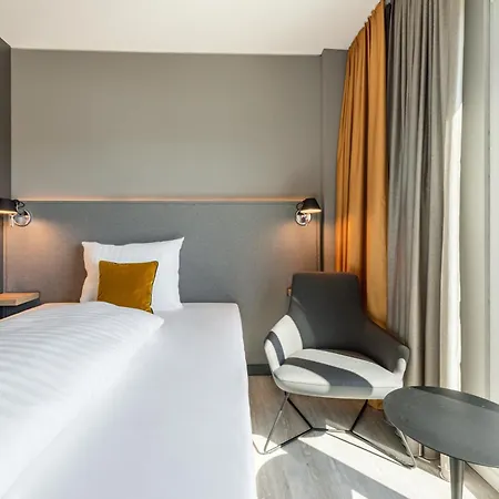 Piazza Und Restaurant 4*