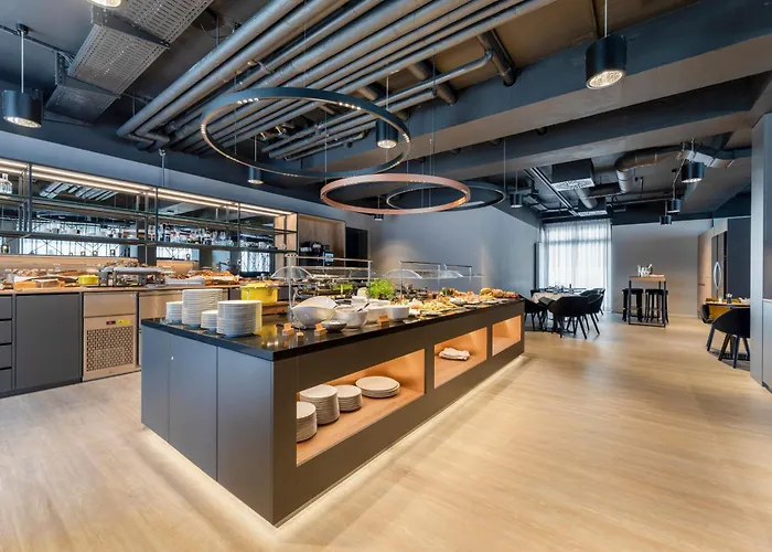 Piazza Und Restaurant Otel Aalen