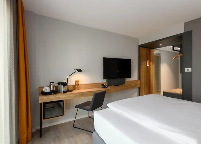 Piazza Und Restaurant 4*